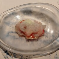クッチーナ イタリアーナ ガッルーラ - 白桃　フルーツトマトのスープ　コチ　バジリコジェラート　モッツアレラブッファラ