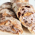 パンやきどころ RIKI - 5種のナッツのリュスティック