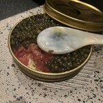 西麻布 焼肉 X - キャビアの下にはユッケが