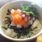 Wakafe Ando Dainingu Kien - 海鮮丼ぶり
