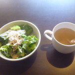 Wakafe Ando Dainingu Kien - サラダ　スープ