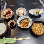 割烹 くしだ - 鯖味噌煮と鮪ブツ定食