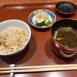 割烹 春 - ご飯物　琵琶マスの混ぜご飯、赤出汁、香の物