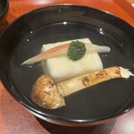 割烹 春 - 椀物　湯葉真薯、松茸