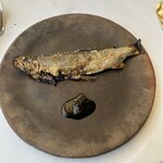 ヌキテパ - 長良川の天然鮎の塩焼き…肝ソース？