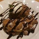 Denizu - Wチョコソースパンケーキ（２段）