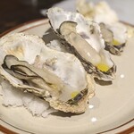 薪焼きイタリアン FIREPIT - 真牡蠣　薪火焼き