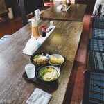 ヨコクラうどん - 旧家側で頂きます。雰囲気が素敵