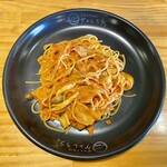 pasta屋 ケンしろう - 帆立とキノコ、ベーコンのトマトクリーム