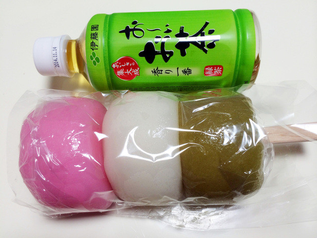 巨大な花見団子 By 激おこプンプン丸٩ ๑ ๑ ۶ 藤棚売店 岡崎公園前 和菓子 食べログ 巨大な花見団子 By 激おこプンプン丸٩ ๑ ๑ ۶ 藤棚売店 岡崎公園前 和菓子 食べログ