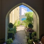 カフェ フロインドリーブ - 中庭入口