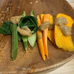 Piccolino - ツルムラサキ、人参、コリンキーのバーニャカウダソース