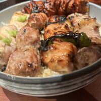 伊勢廣 京橋本店 - 焼き鳥5本丼