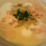 ラ・ファソン 古賀 - 前菜１：オマール海老、帆立貝、新玉葱のクーリ、トマトのジュレを添えた 冷製ビスク
      
      