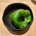 やきとり勝春 - ピーマン丸焼き