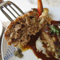 ベルセゾン・ナカムラ - 食べ応えが有り粗挽きでジューシ～♪