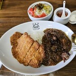 GOLDEN VALLEY - カツカレー
