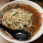 見沼天然温泉 小春日和 御食事処 倉 - 料理写真:もやしラーメン730円♪熱々なので風呂上がりに汗をかいちゃうのだけが欠点。