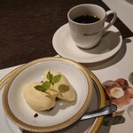 洋食 つばき - 自家製アイスクリーム