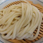 釜揚げうどん岡じま - ざるうどん(小) 380円(税込)(2024年8月15日撮影)