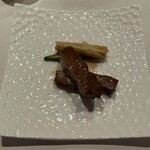 中国飯店 富麗華 - 金華豚の梅肉ソース炒め