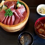 宅配弁当・食堂 たばご屋 - つみれ汁と小鉢!