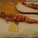 じろう桜 - 食前酢，女将の浅漬け，エビの塩焼き