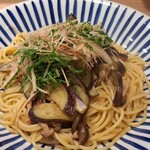 ハシヤ - なすとしめじに