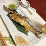 梅の花 - 鮎の塩焼き