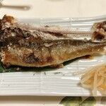 梅の花 - 鮎の塩焼き、背骨を抜きました！