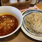 中華蕎麦 はざま - 全景　トッピングなしが潔い　確かにチャーシューも煮卵もメンマもノリも不要　あってもそれほど大きなマイナスにはならないが、コンセプトをしっかり味わうためには邪魔かも