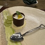 トゥ・ラ・ジョア イズム - 