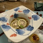 トゥ・ラ・ジョア イズム - 