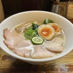 中華そば いぶき - 冷やしイリコそば(別アングル)♪