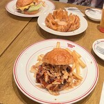 アメリカンハウス クイーンズスクエア店 - 