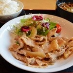 和食ダイニング 田久井 - 豚肉生姜焼きセット 麺付き 900円。
