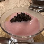 Itsuki - スムージーにした桃と桃の甘味を引き立てるキャビア