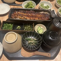 うなぎ四代目菊川 東京駅黒塀横丁店 - 