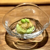 日本料理FUJI - ■枝豆豆腐　どうまん蟹
                    華やかでふくよかな枝豆が生き生き。
                    出始めの浜名湖産どうまん蟹が、味の奥行きを加えてくれます。
