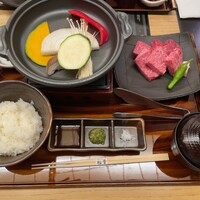 すき焼き 牛しゃぶ 松重 - 