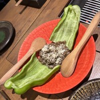 焼肉 牛者 - 美味！ピーマンそぼろ肉のせ