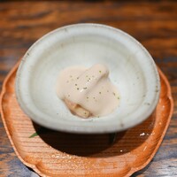 肉割烹 上 - 焼いたイチジク、白味噌ソース