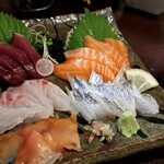 小樽食堂 - 刺身5点盛道民御用達トモエ醤油と共に