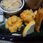 閑祥庵 禅紫 - ◯とうもろこしのかき揚げ
      カリッとした食感で揚げられていて
      噛むと
      とうもろこしの香ばしさや甘み感が口の中に広がり
      幸福感がジンワリとやって来る♪