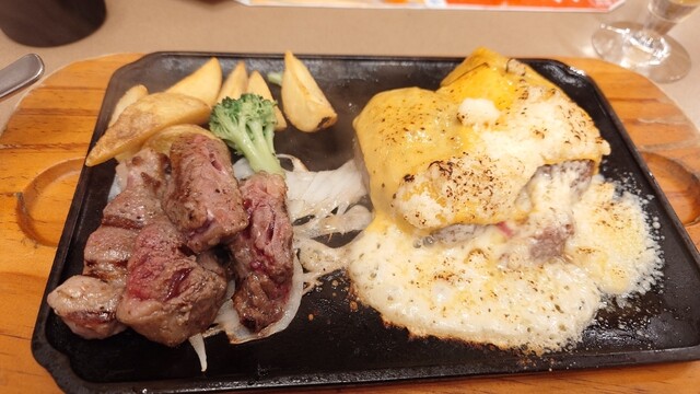 ヴィクトリアステーション 小樽稲穂店  - 小樽（ハンバーグ）の写真