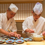 鮨 さいとう - もう一人の二代目若大将りゅうすけ君もお手伝いしてくれました(^^♪