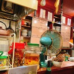 古道具居酒屋 うしお - カウンターから