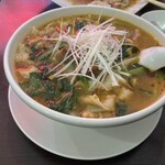 許厨房 - 牛バラ煮込み刀削麺