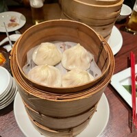 天空飲茶酒家 - 蒸籠蒸しの蓋を取って1段目