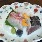 瀬戸内味覚処 芸州 本店 - 刺身二種   鯛、かつお